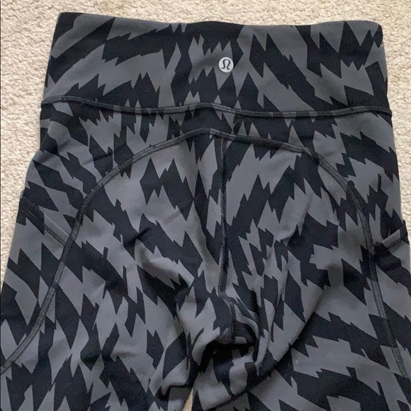 Lululemon Crop - Picture 4 of 11